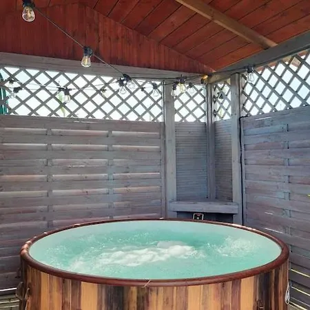 Apartment Comfortable Premium Class Shared Swimming Pool