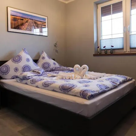 Comfortable Premium Class Shared Swimming Pool Apartment *