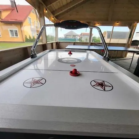 Comfortable Premium Class Apartment, Shared Swimming Pool, Гонски