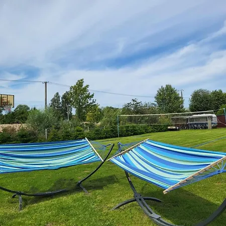 Comfortable Premium Class Apartment, Shared Swimming Pool,