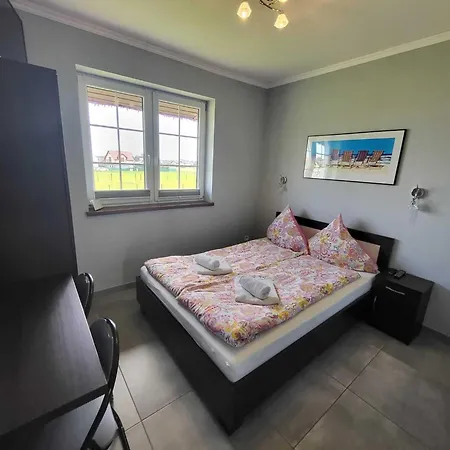 Comfortable Premium Class Apartment, Shared Swimming Pool,