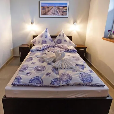 Comfortable Premium Class Apartment, Shared Swimming Pool, Апартаменты Гонски