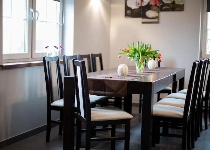 Comfortable Premium Class Apartment, Shared Swimming Pool, Appartement