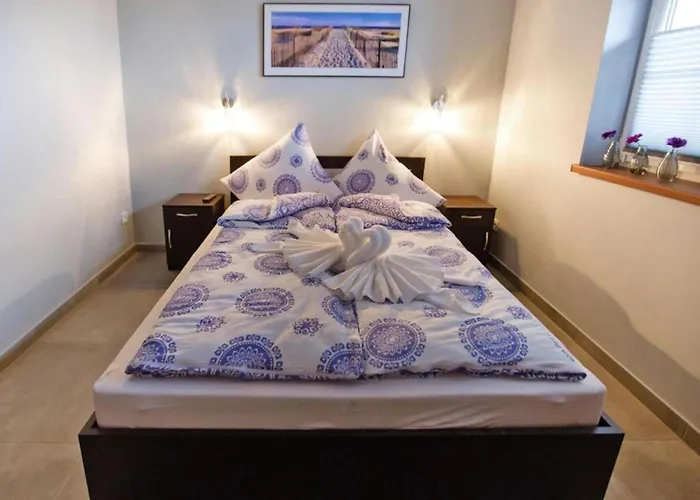 Comfortable Premium Class Apartment, Shared Swimming Pool,