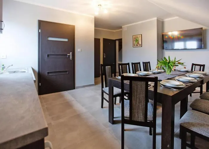 Comfortable Premium Class Apartment, Shared Swimming Pool, Appartement